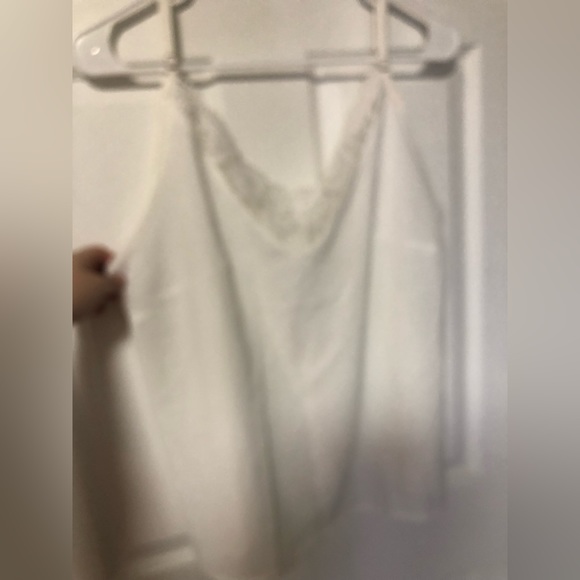 Set of 2 SHEIN camisoles - Picture 5 of 16